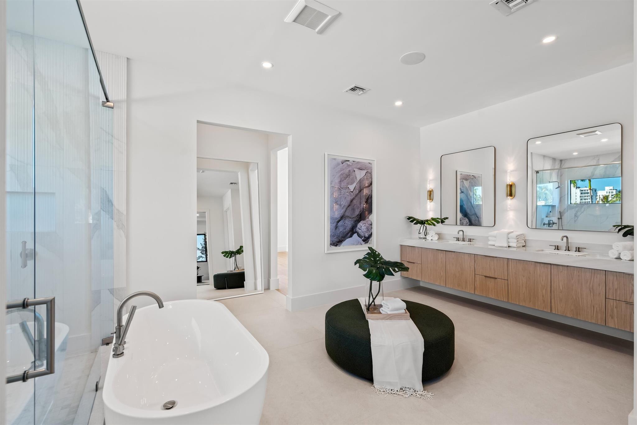 TROPIC ISLE - Residential