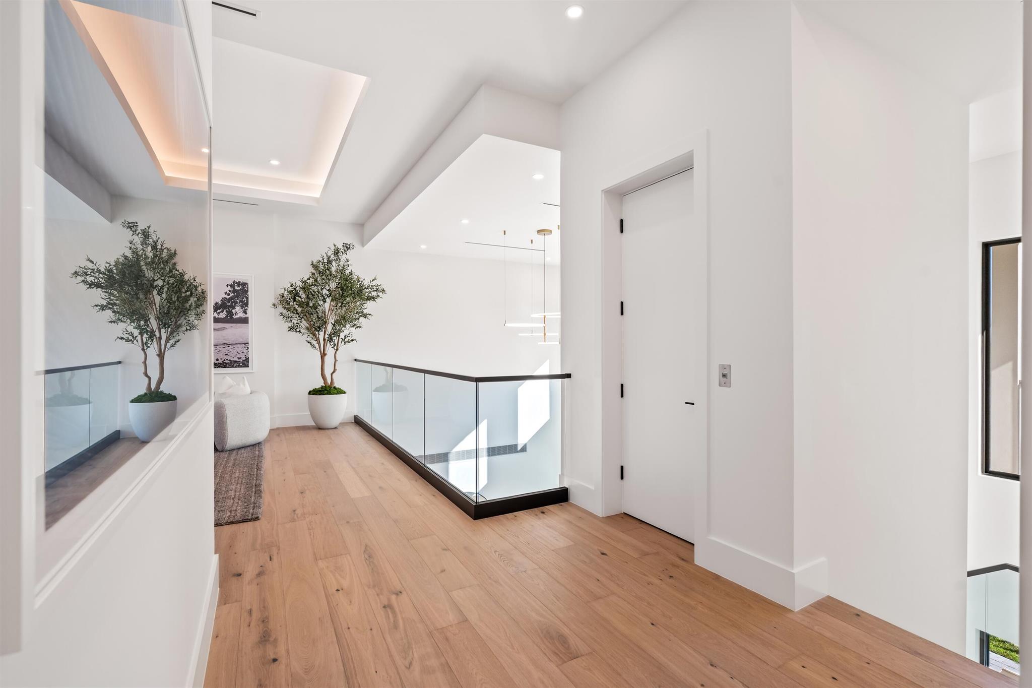 TROPIC ISLE - Residential