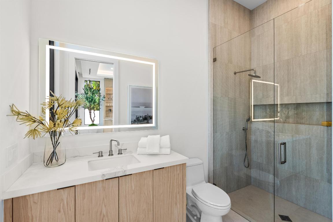 TROPIC ISLE - Residential