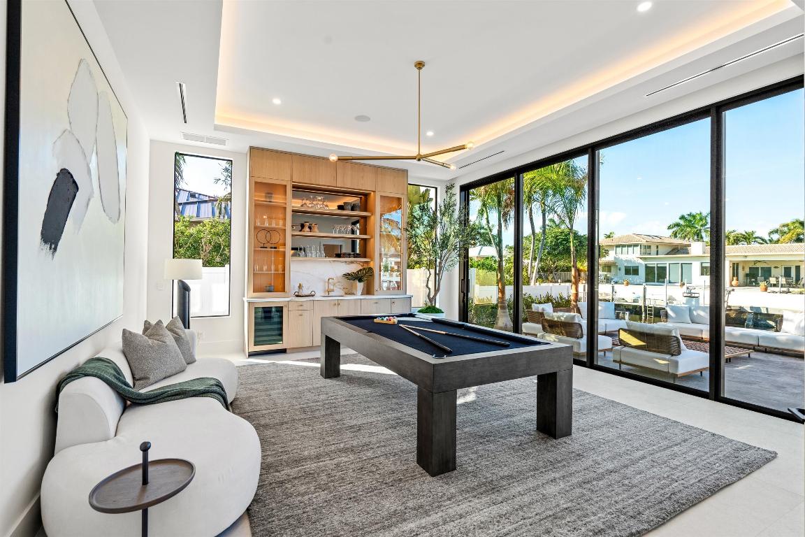 TROPIC ISLE - Residential