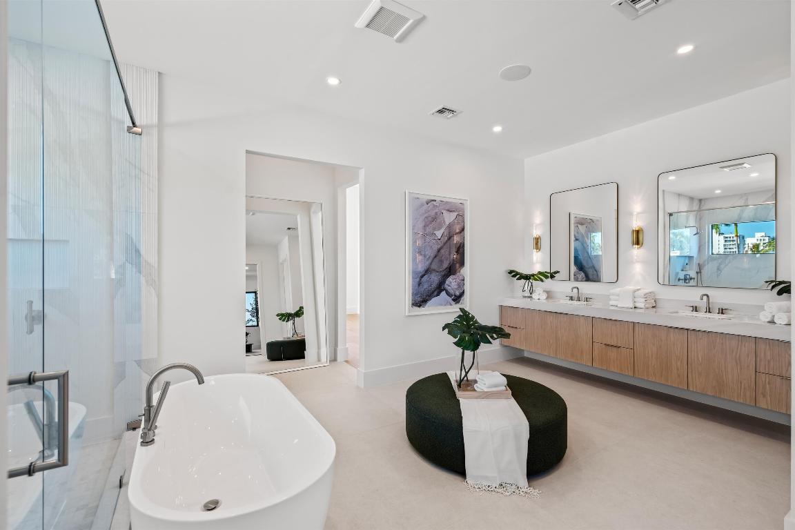 TROPIC ISLE - Residential