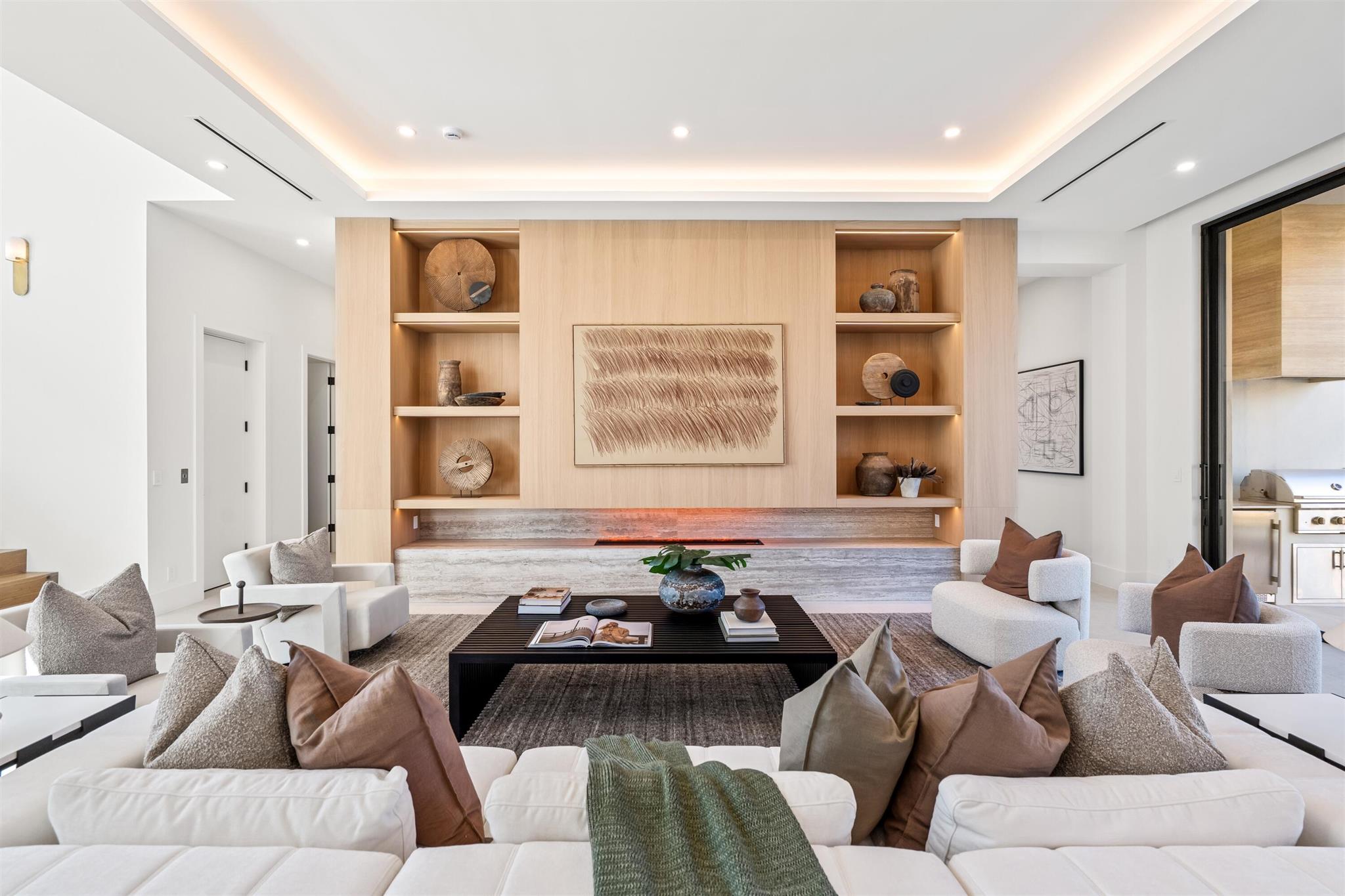 TROPIC ISLE - Residential