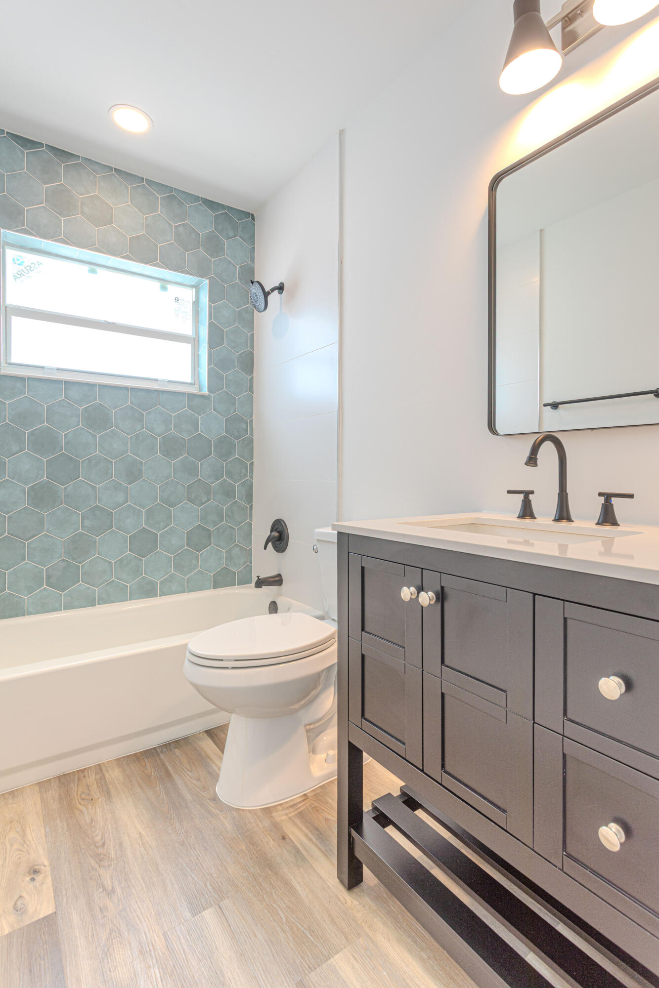 EAST LAKE CLARKE - Residential Lease