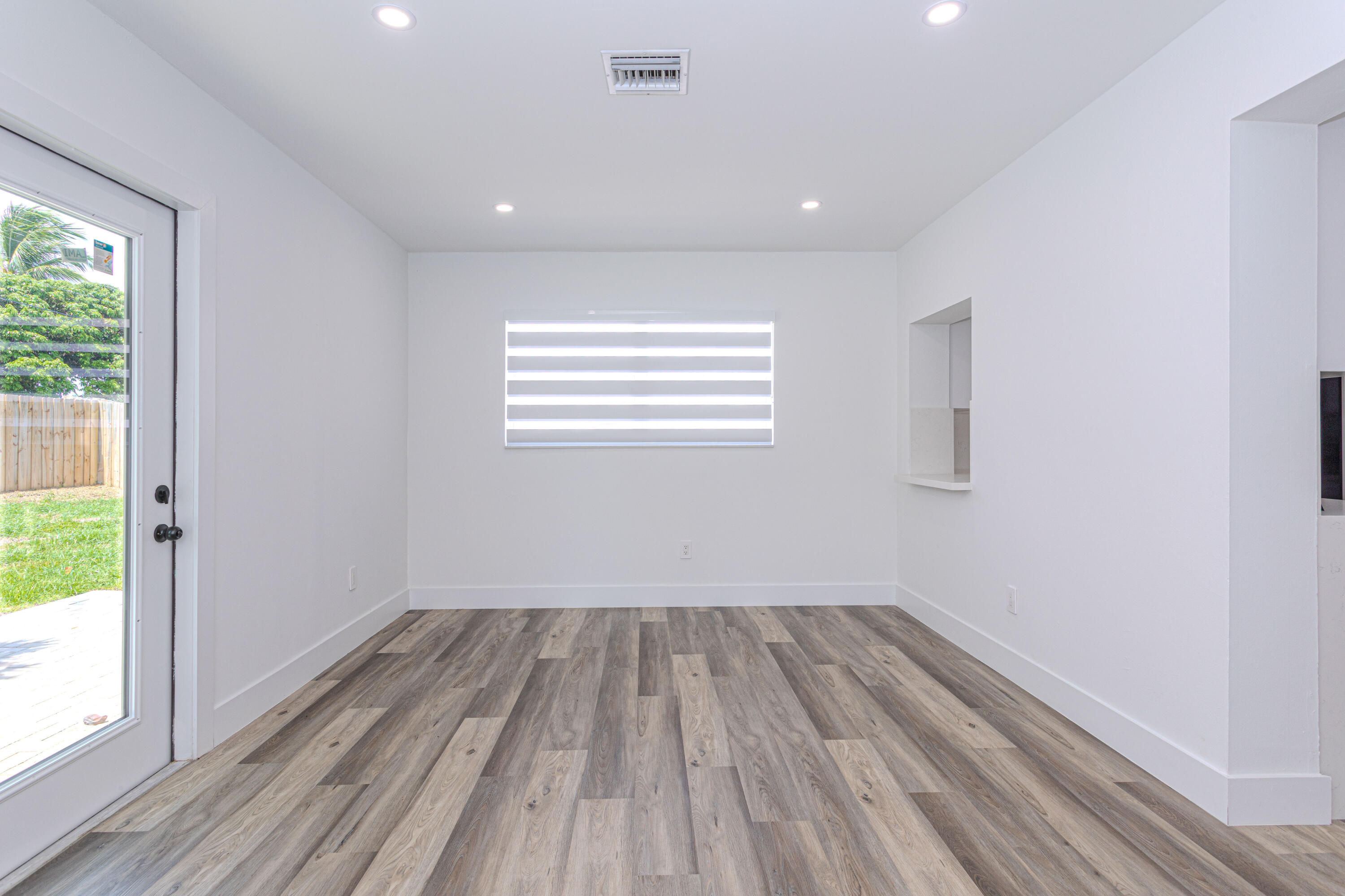 EAST LAKE CLARKE - Residential Lease