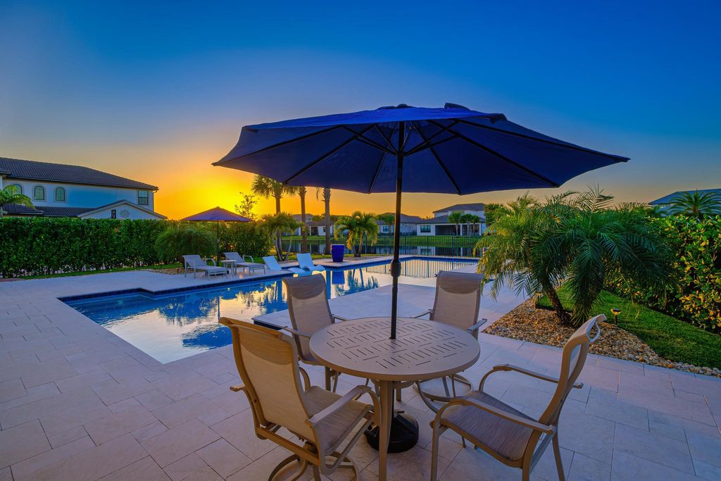 Photo of 121 Echelon Crest Trail, Jupiter, FL 33478 (MLS # R10966359)