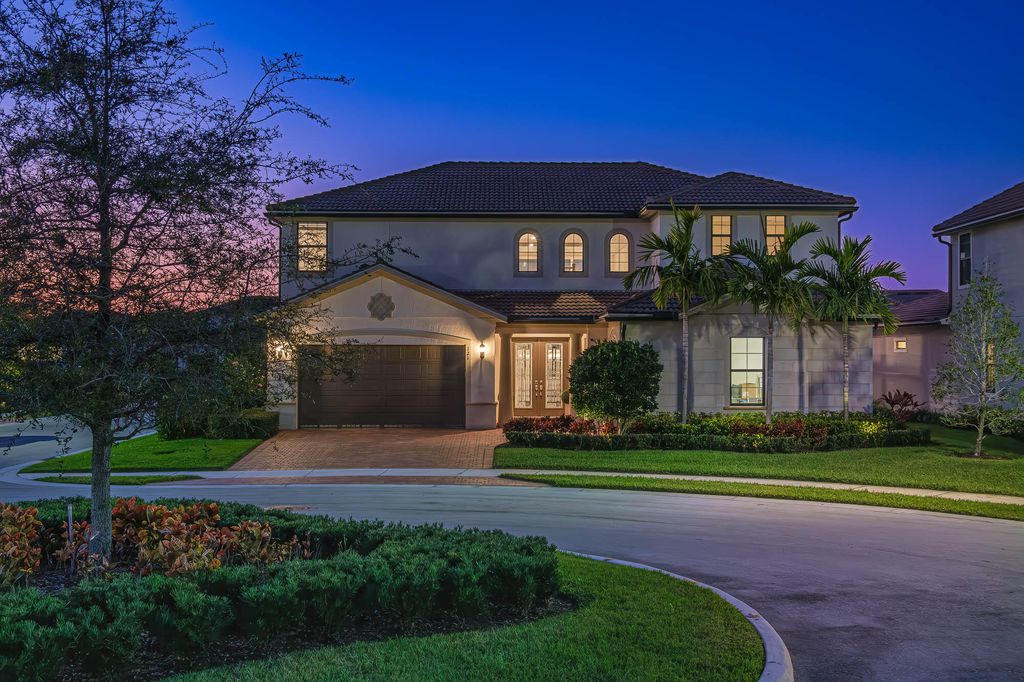 Photo of 121 Echelon Crest Trail, Jupiter, FL 33478 (MLS # R10966359)