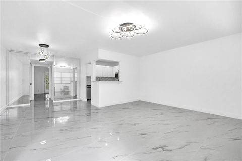 242 Tilford L L Deerfield Beach FL 33442
