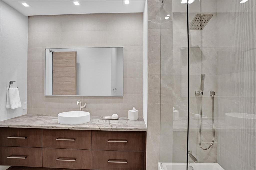 Isla Bahia 47-27 B - Residential