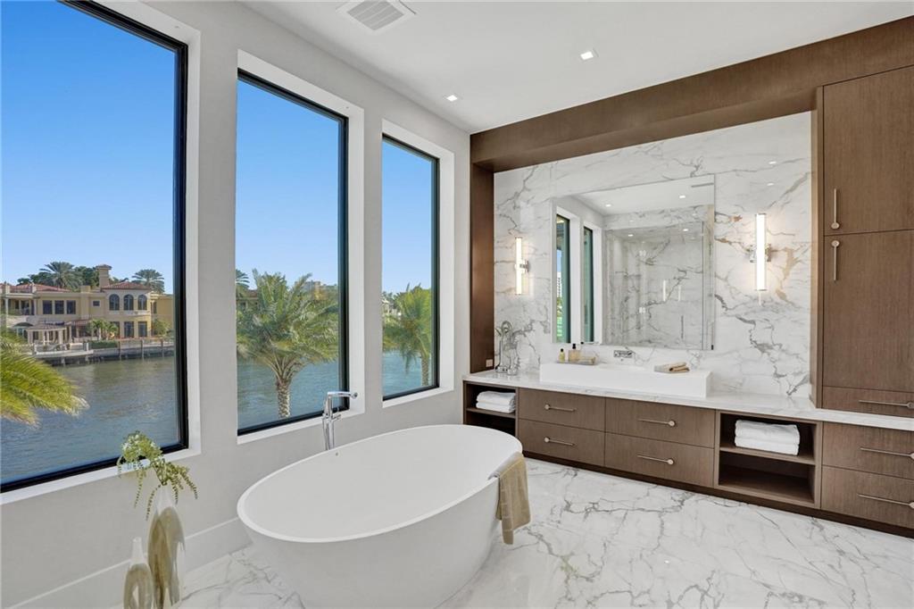 Isla Bahia 47-27 B - Residential