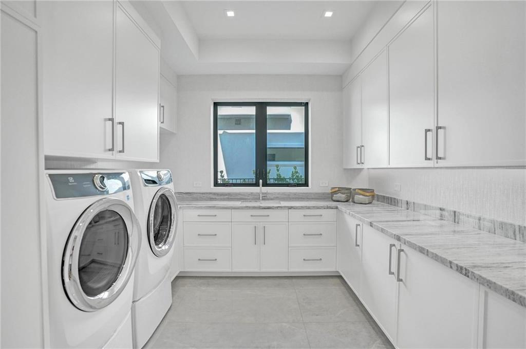 Isla Bahia 47-27 B - Residential