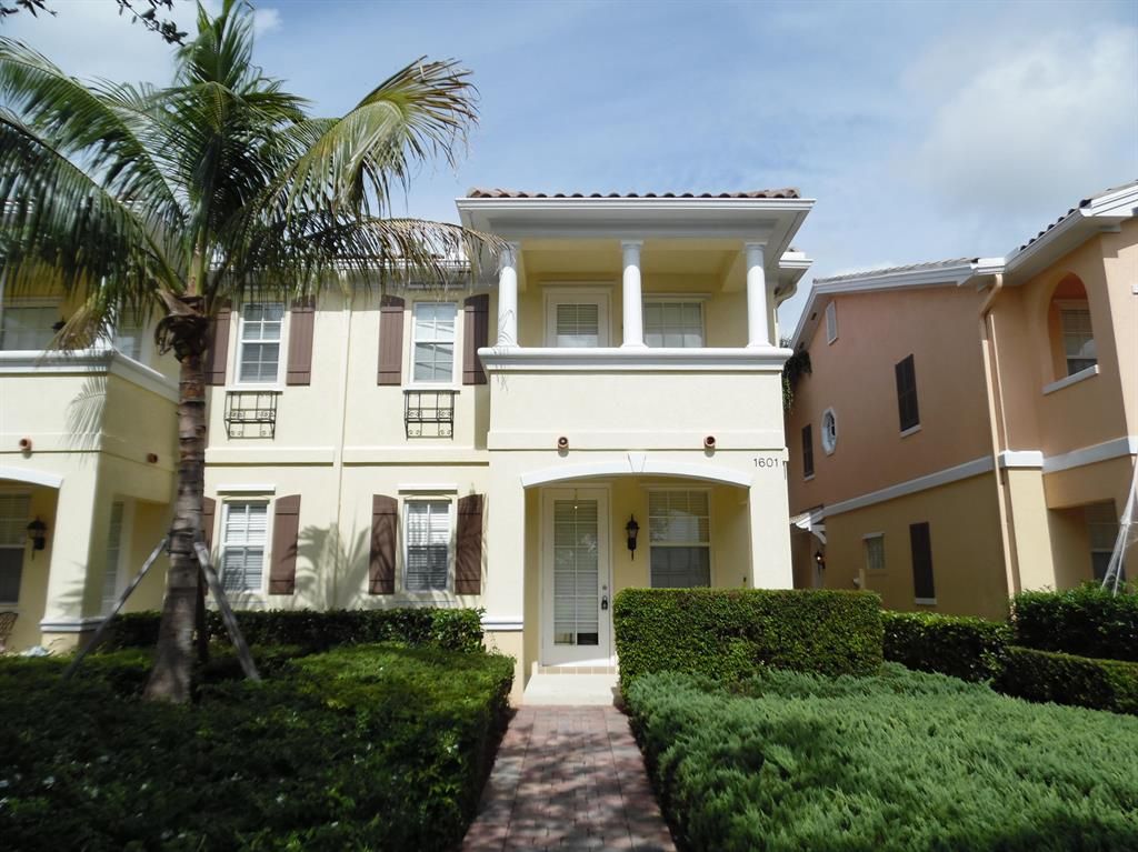 Photo of 1601 Jeaga Drive Dr, Jupiter, FL 33458 (MLS # R10826489)