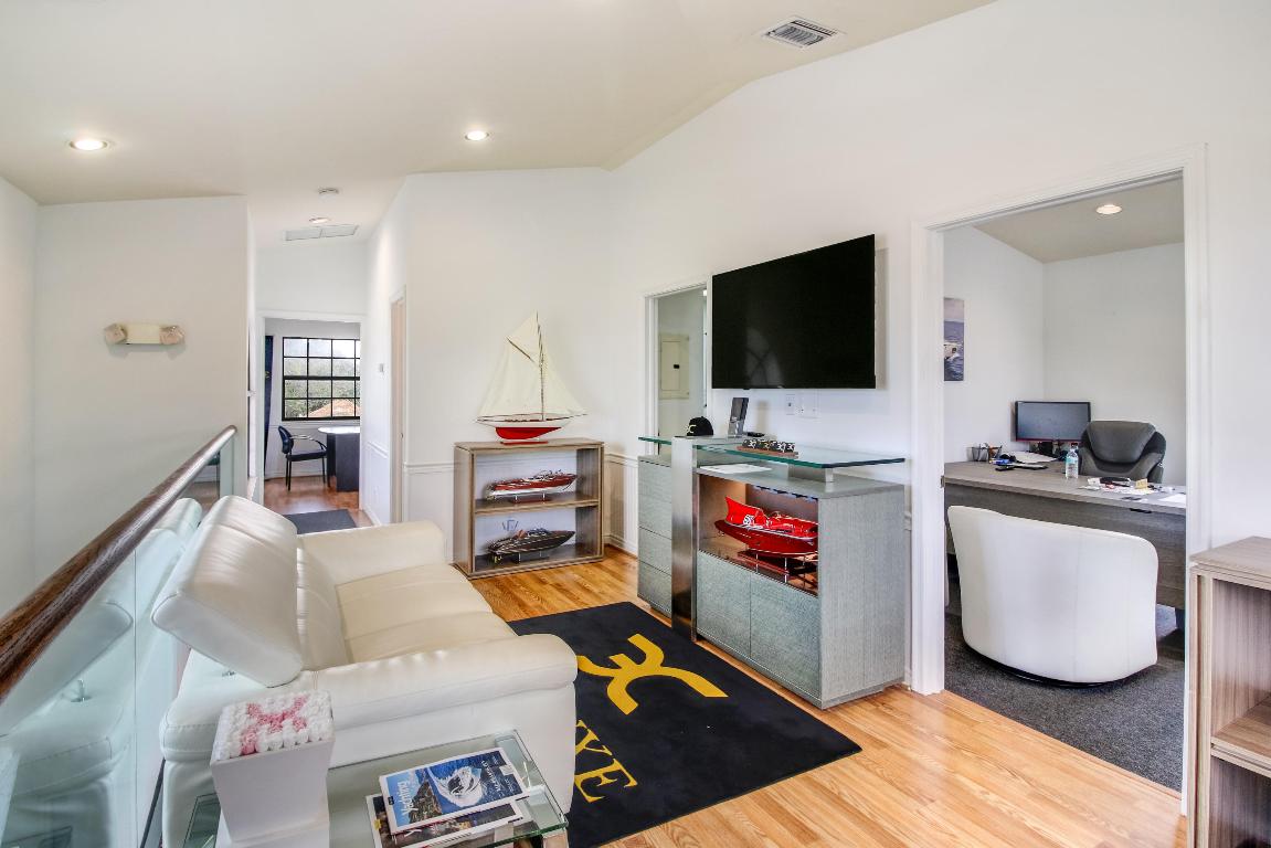 710 E Hillsboro Boulevard 2