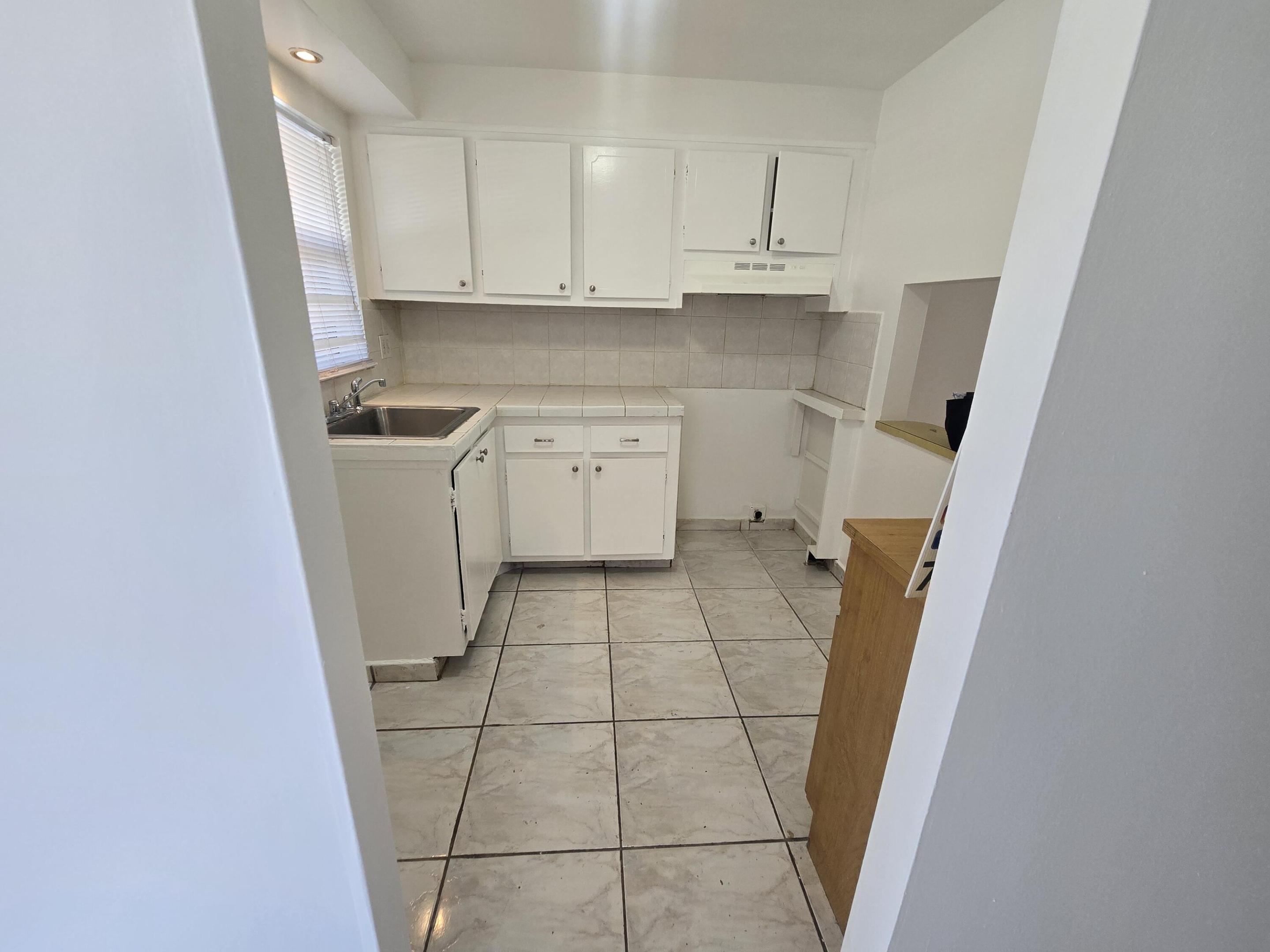 SUNRISE LAKES 84 CONDO - Residential