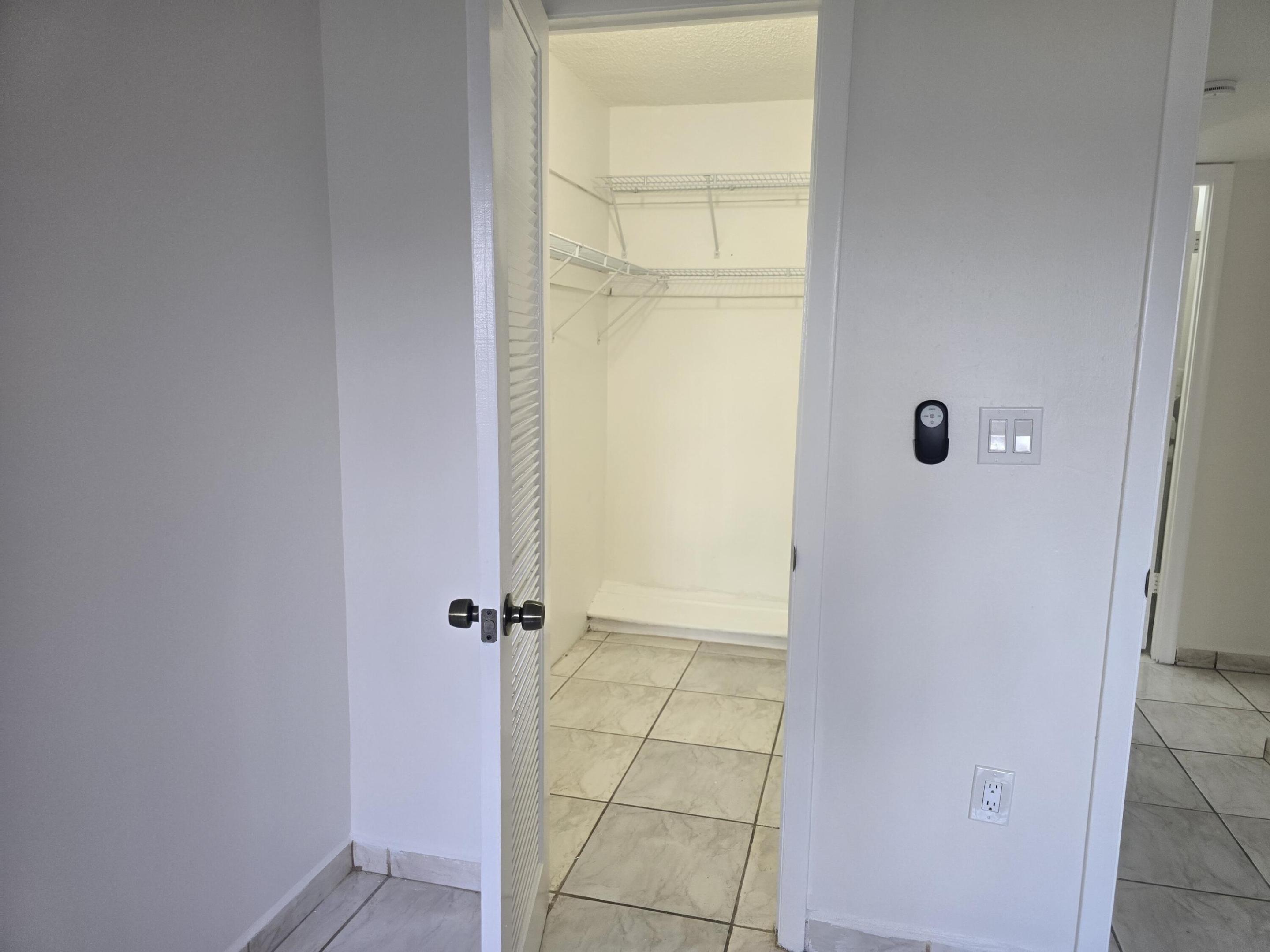 SUNRISE LAKES 84 CONDO - Residential