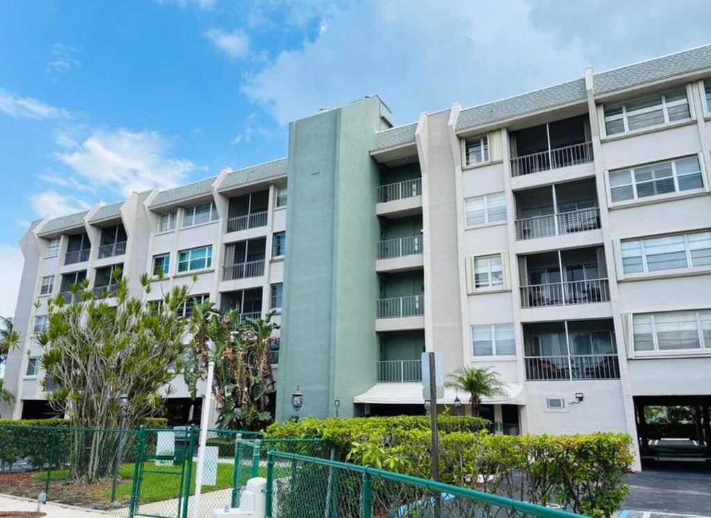 Photo of 505 Spencer Drive #312, West Palm Beach, FL 33409 (MLS # B26070630)