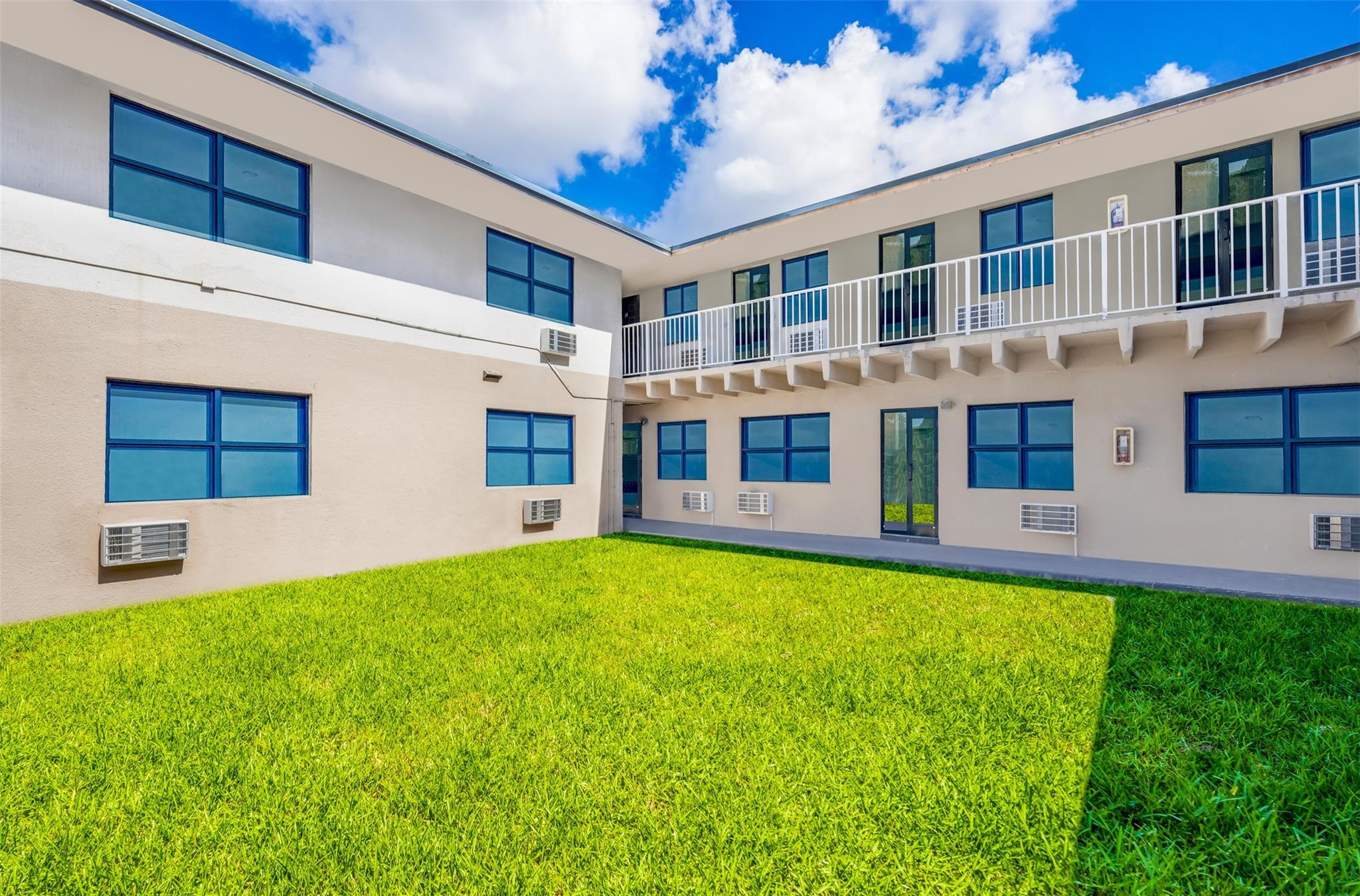Looking for a comfortable and affordable place to live? Check out our newly renovated units! Perfect for those seeking quality at a great price. Our units feature 2 bedrooms, 1 bathroom, freshly painted interiors, a modern kitchen and bathroom, new flooring and fixtures, and a great location. Don't miss this opportunity. Requirement: $100 Application fee (non-refundable), 1st Month + Security Deposit, tenants insurance Any person over 18 years old who is going to live in the unit must apply.