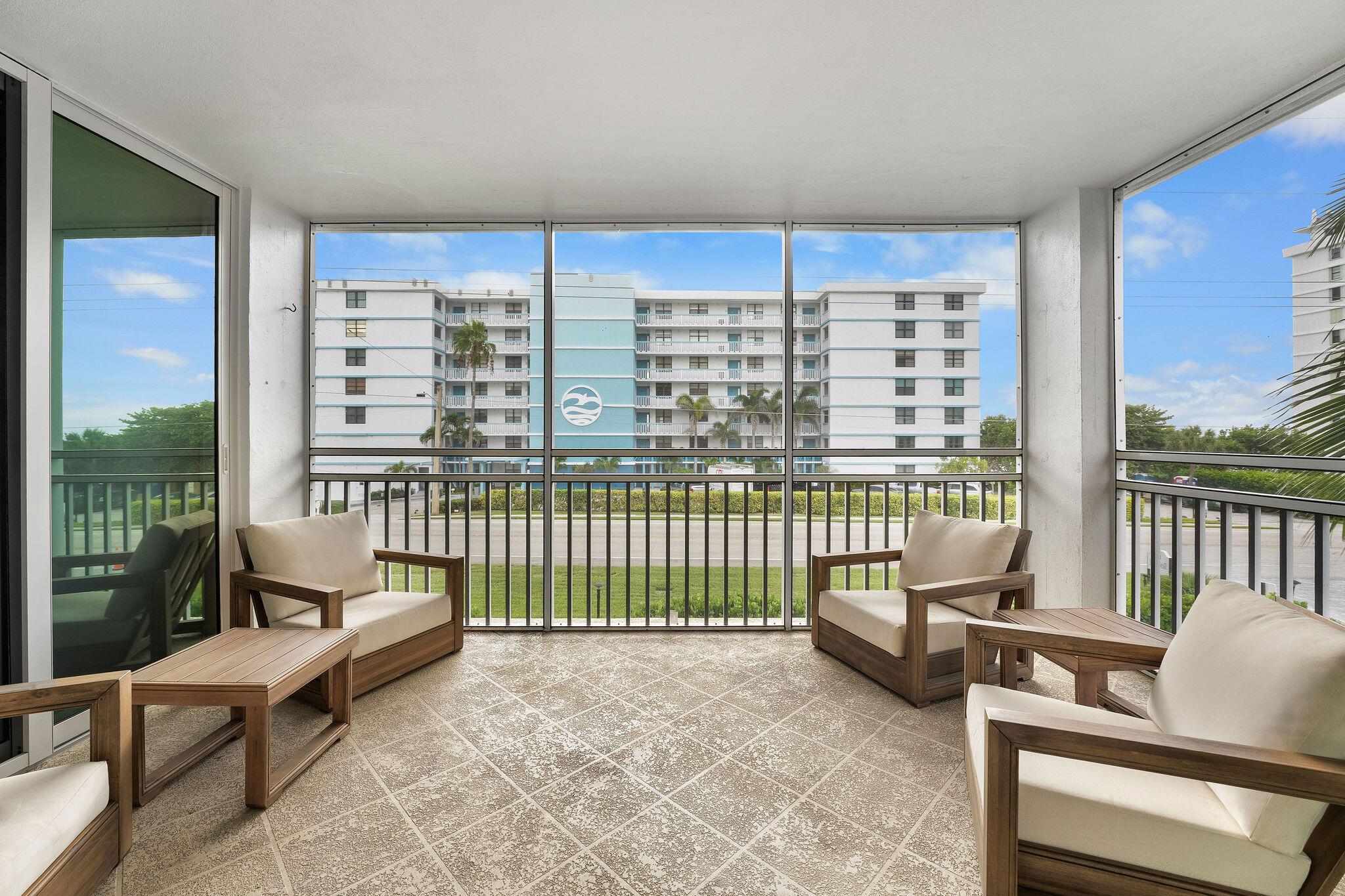 JUNO BY THE SEA NORTH THE - Residential
