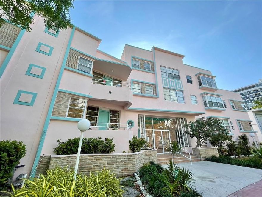 Newly Remodeled and Furnished 2/1 in iconic Art-Deco Building with Boat Dock. Large Master Bedroom, small 2nd bedroom that is currently and office, Roku TV's and fast WiFi, Upgraded kitchen and decoration will be finished in early May as well as the exterior paint of the building. Tranquil community with deep pool and lush garden. Boat slips can be rented even for larger vessels. Minimum Rental period is 3 months. Cleaning services can be provided.