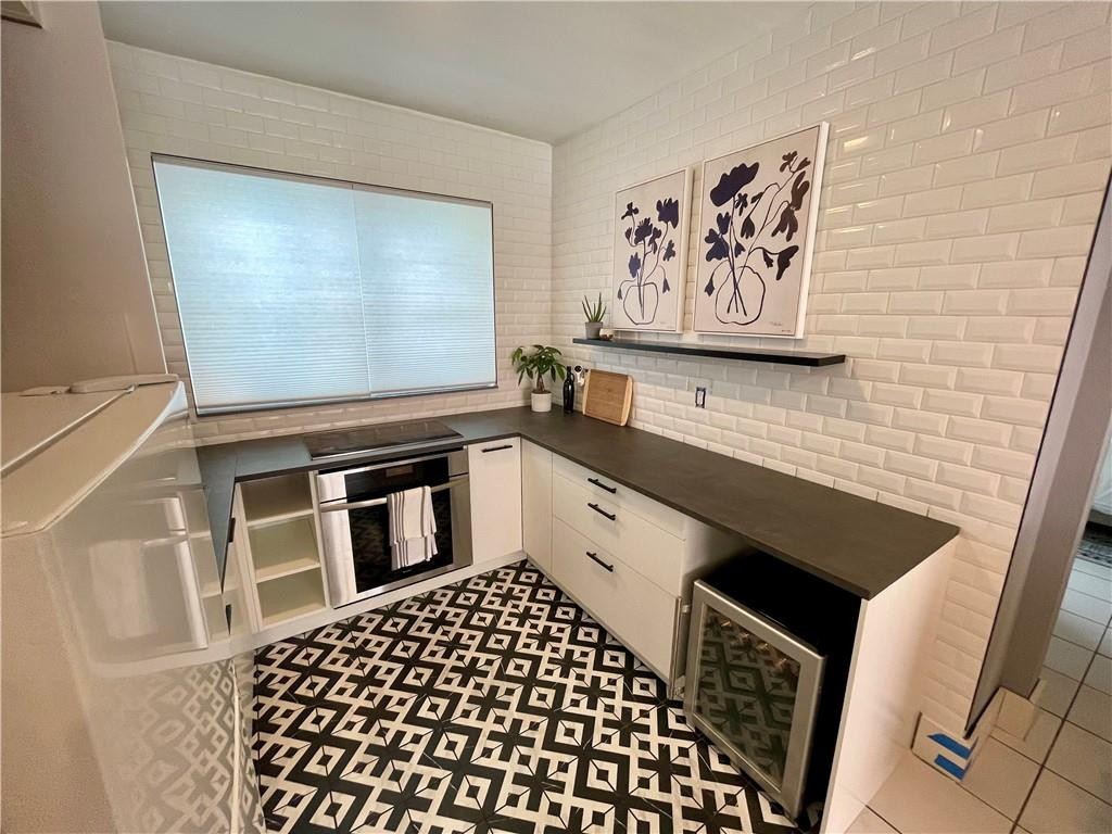 Bay Drive Condo - Residential Lease