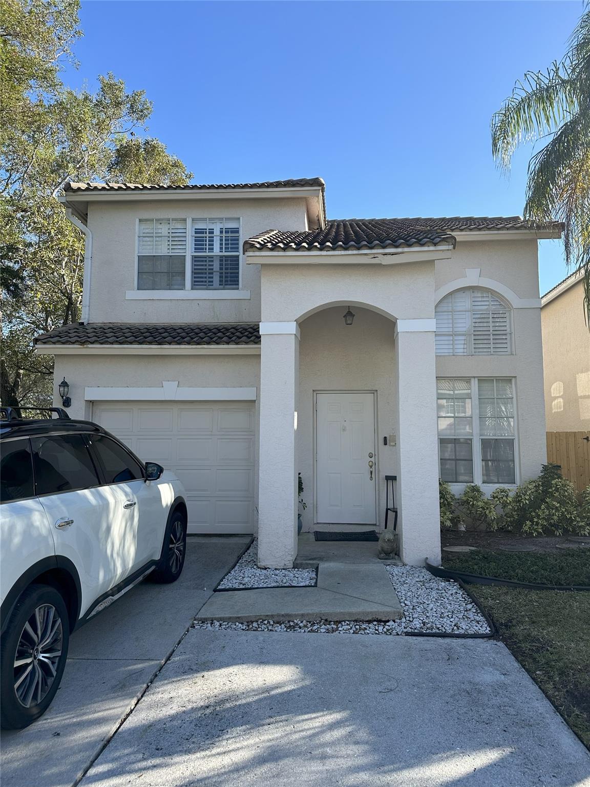 Beautiful 3 bedroom 2 1/2 bath home. Close to great schools and parks, close to I95 and Fla Turnpike. All new, appliances. Washer and dryer, Stove, Fridge, Dishwasher and Water heater. Brand new AC unit!! July of this year. 2025. Great family neighborhood. Must see!