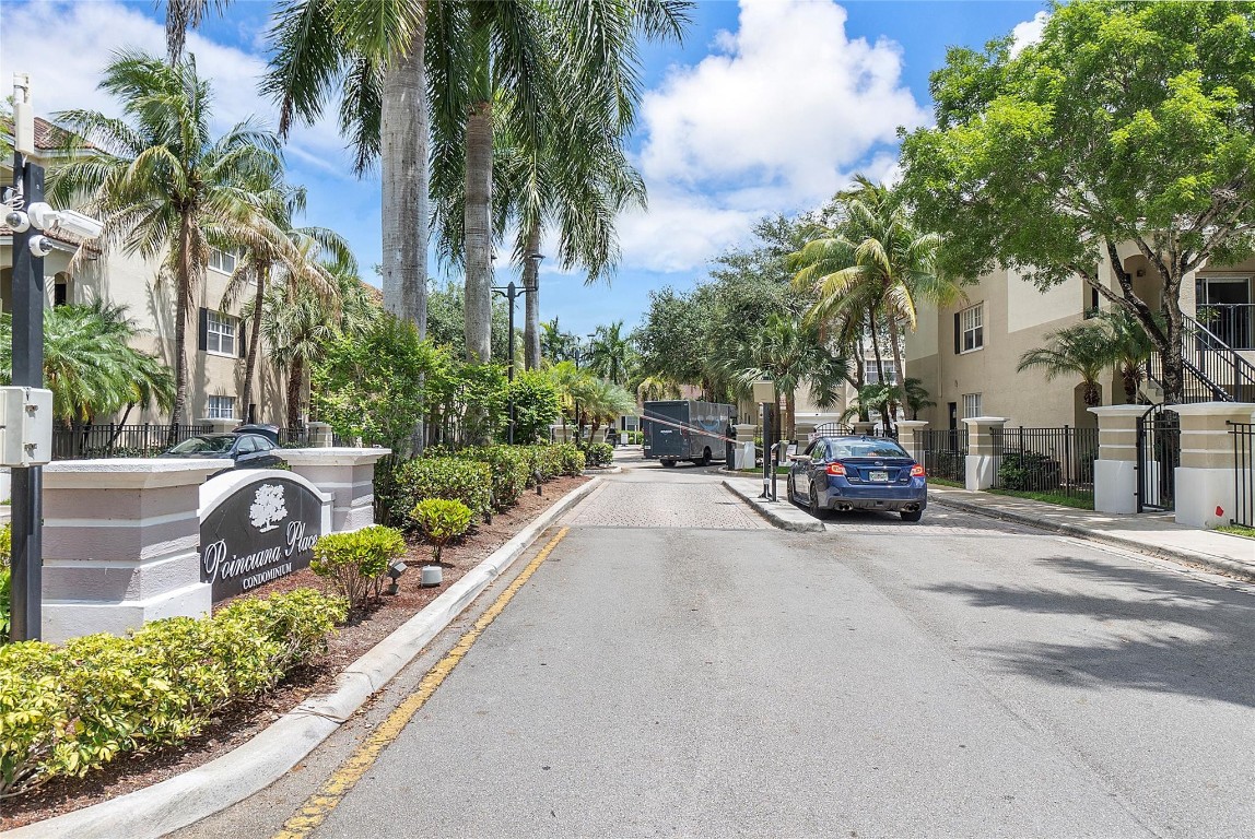 POINCIANA PLACE - Residential