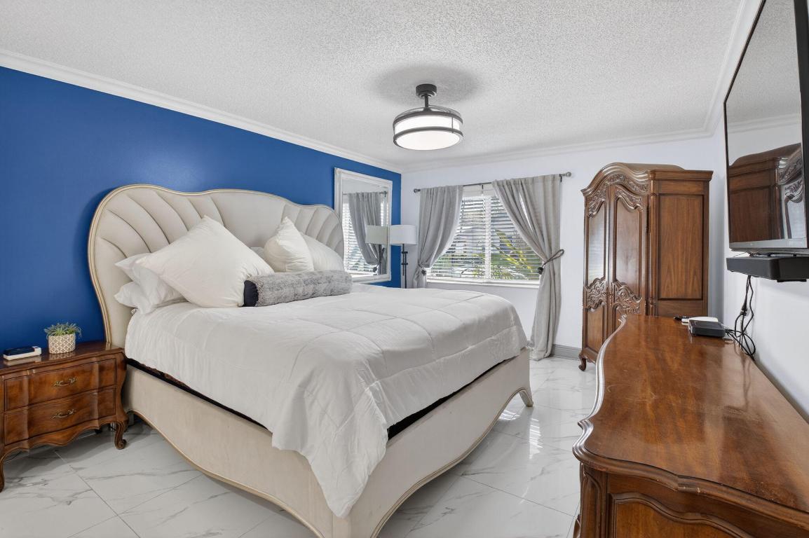 WHISPER WALK CONDOS - Residential