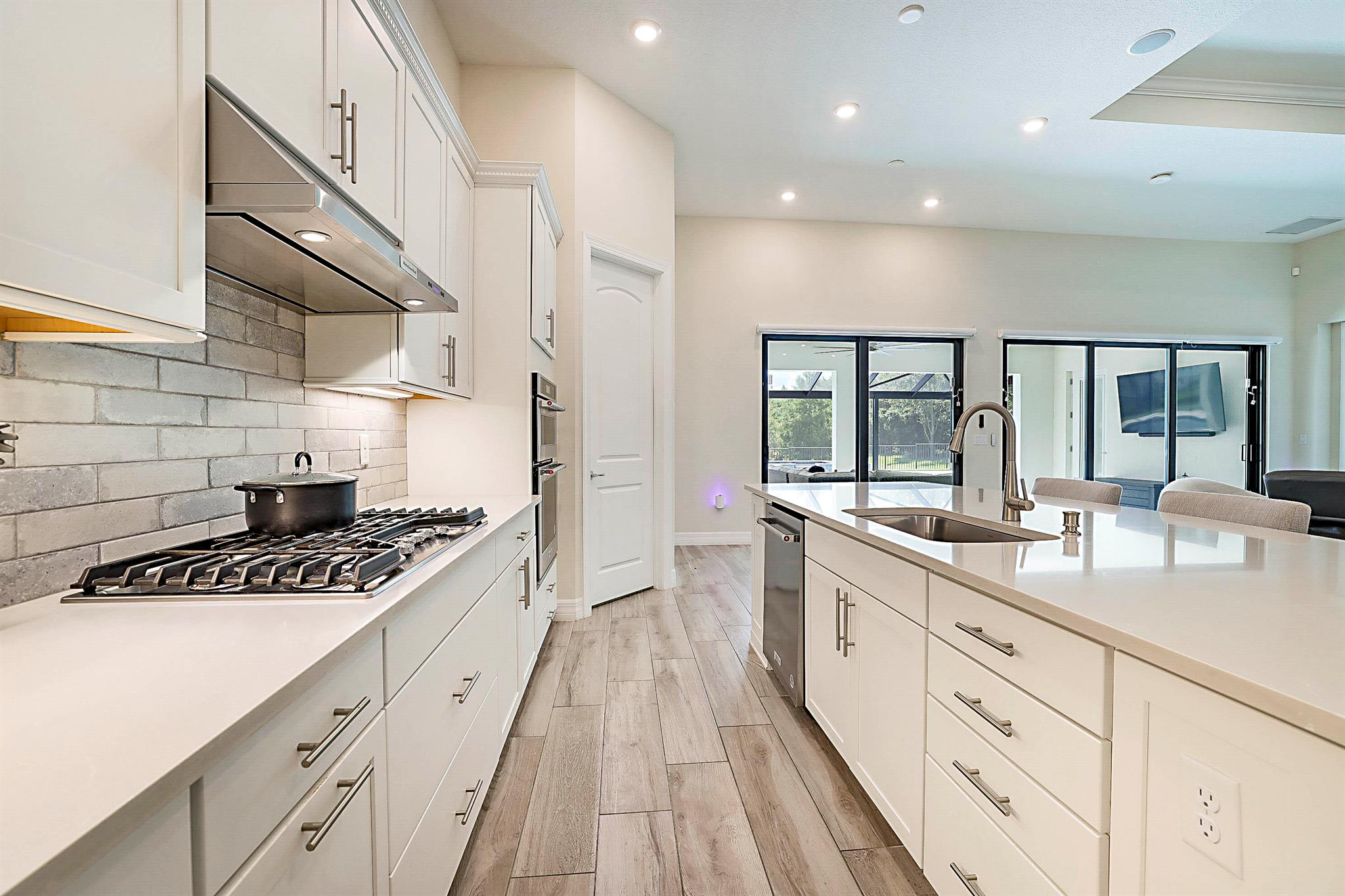 ANCIENT TREE - Residential Lease