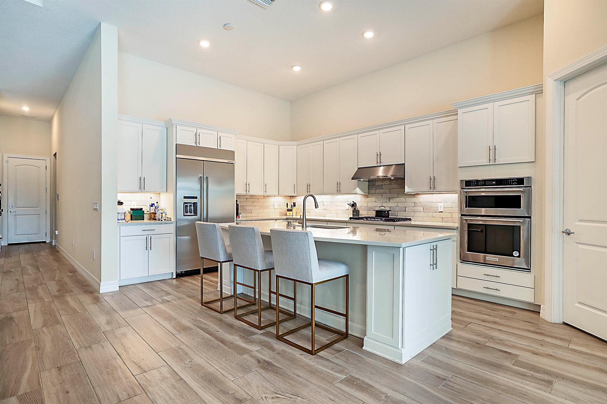 ANCIENT TREE - Residential Lease