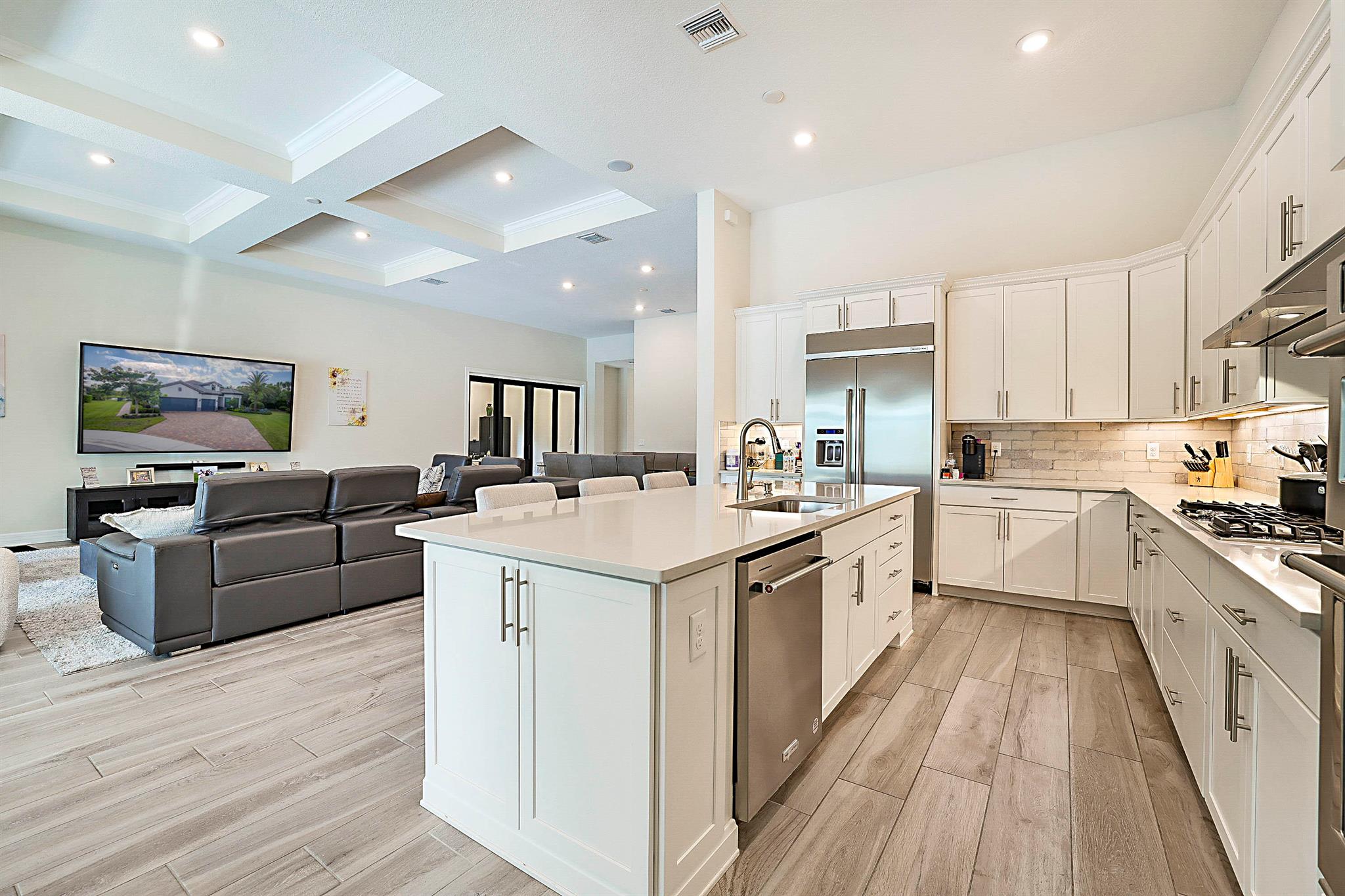 ANCIENT TREE - Residential Lease