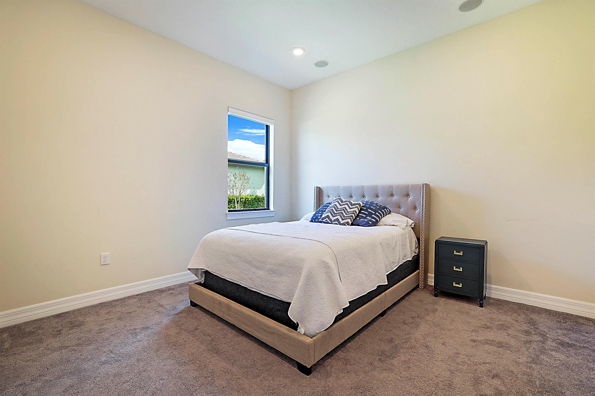 ANCIENT TREE - Residential Lease