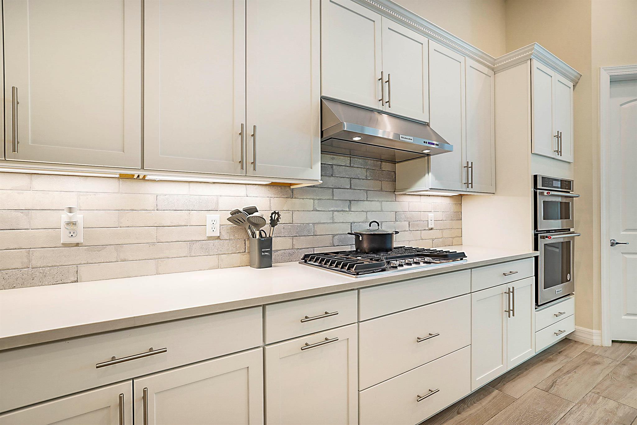 ANCIENT TREE - Residential Lease