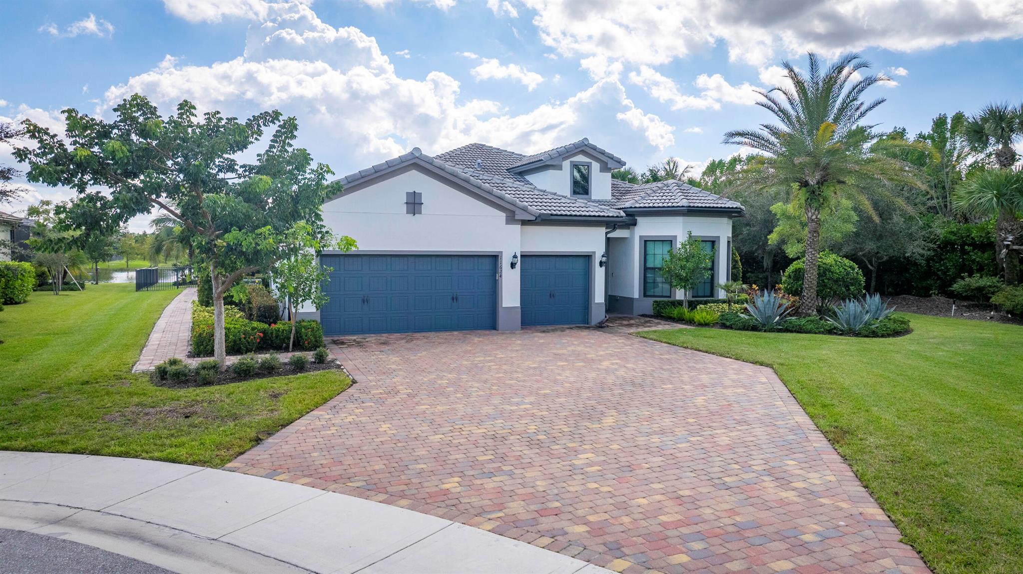 ANCIENT TREE - Residential Lease