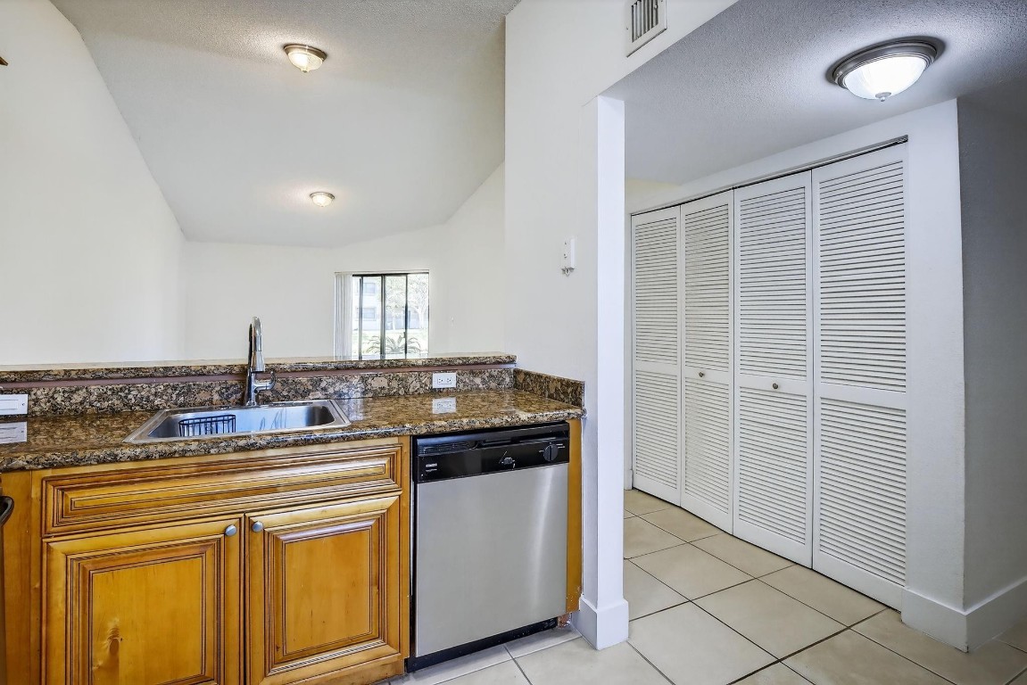 VILLAS DE VENEZIA CONDO - Residential