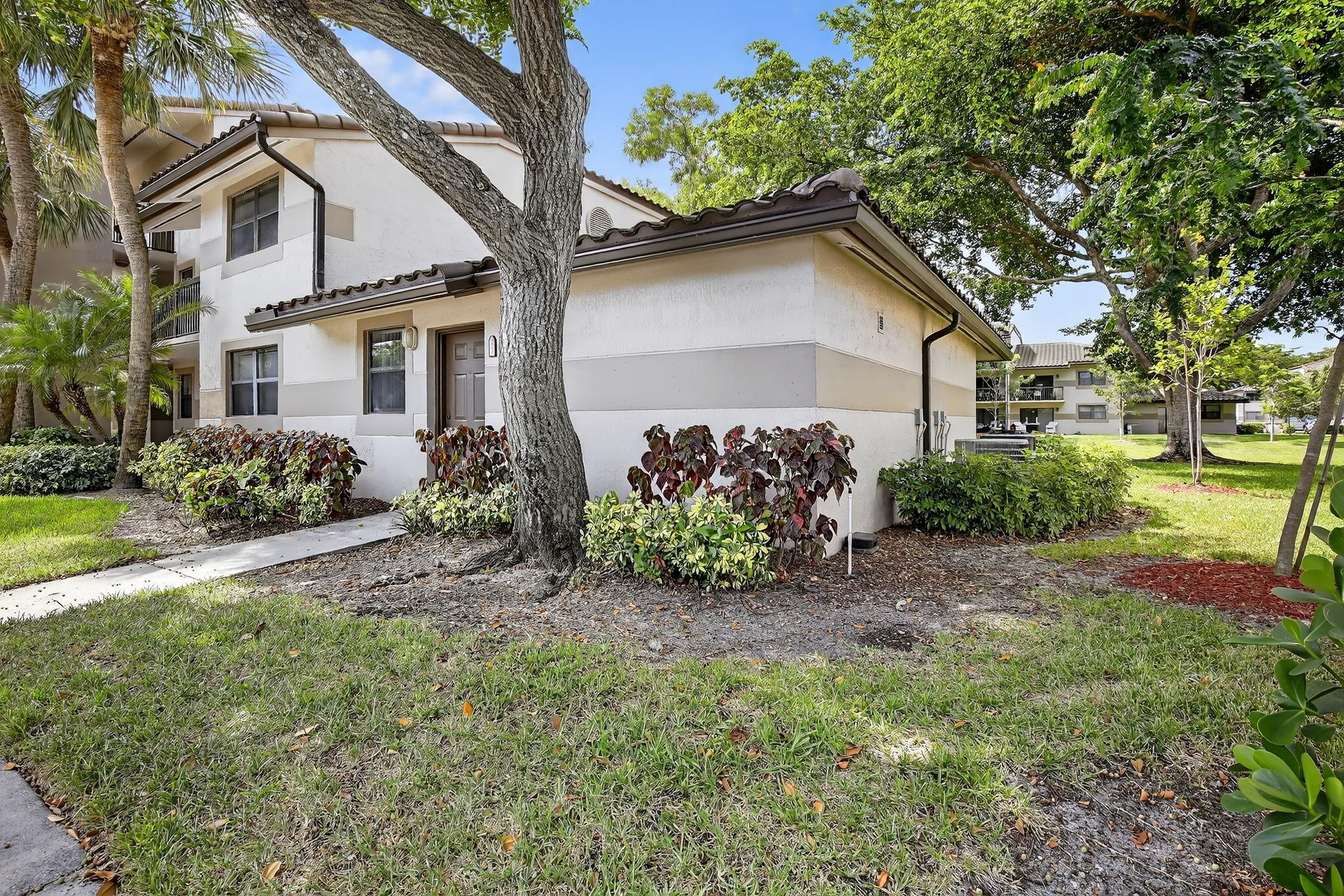 9953 NOB HILL CT 9953