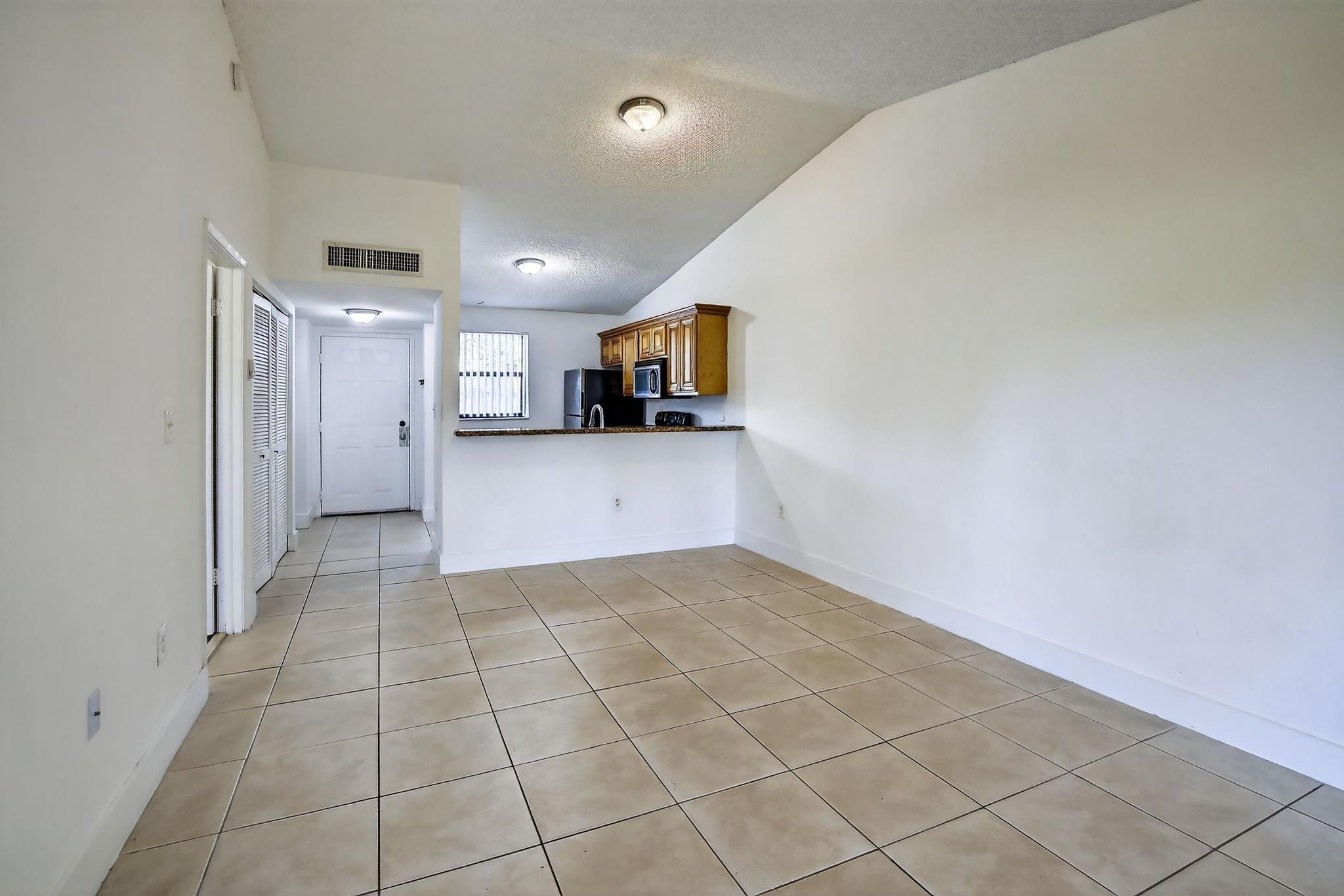 VILLAS DE VENEZIA CONDO - Residential