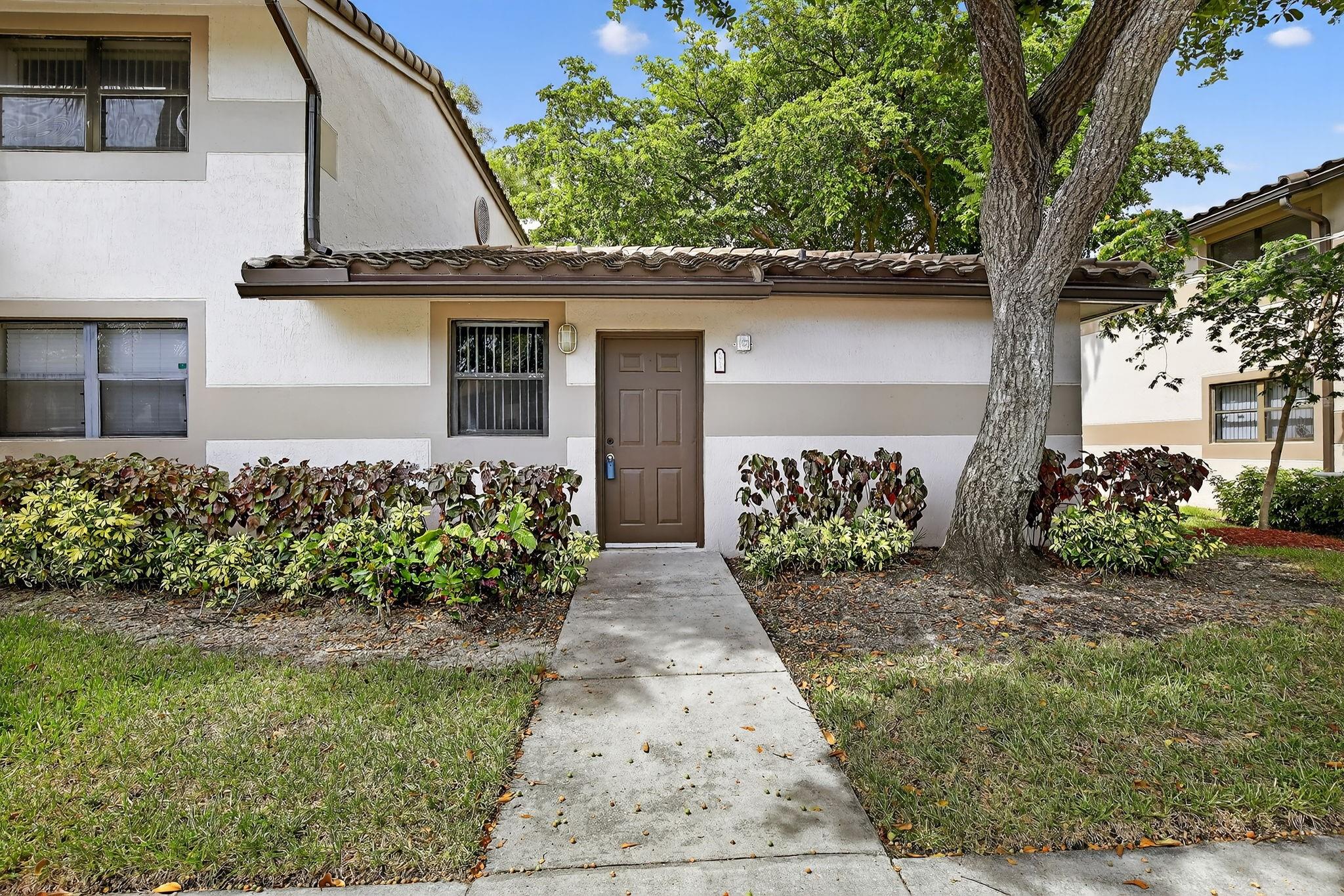 9953 NOB HILL CT 9953