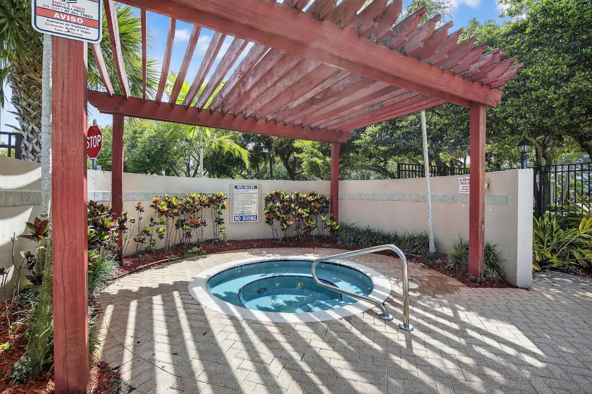 VILLAS DE VENEZIA CONDO - Residential