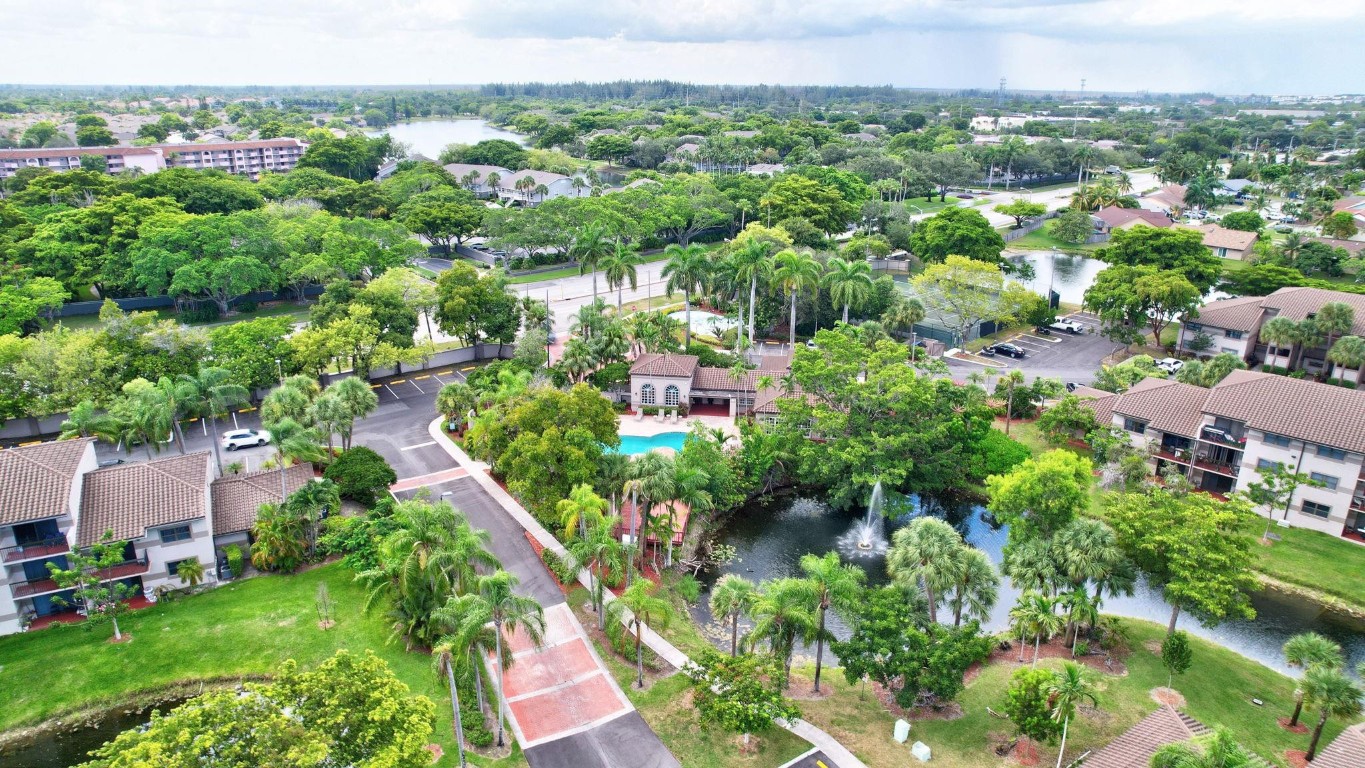 VILLAS DE VENEZIA CONDO - Residential