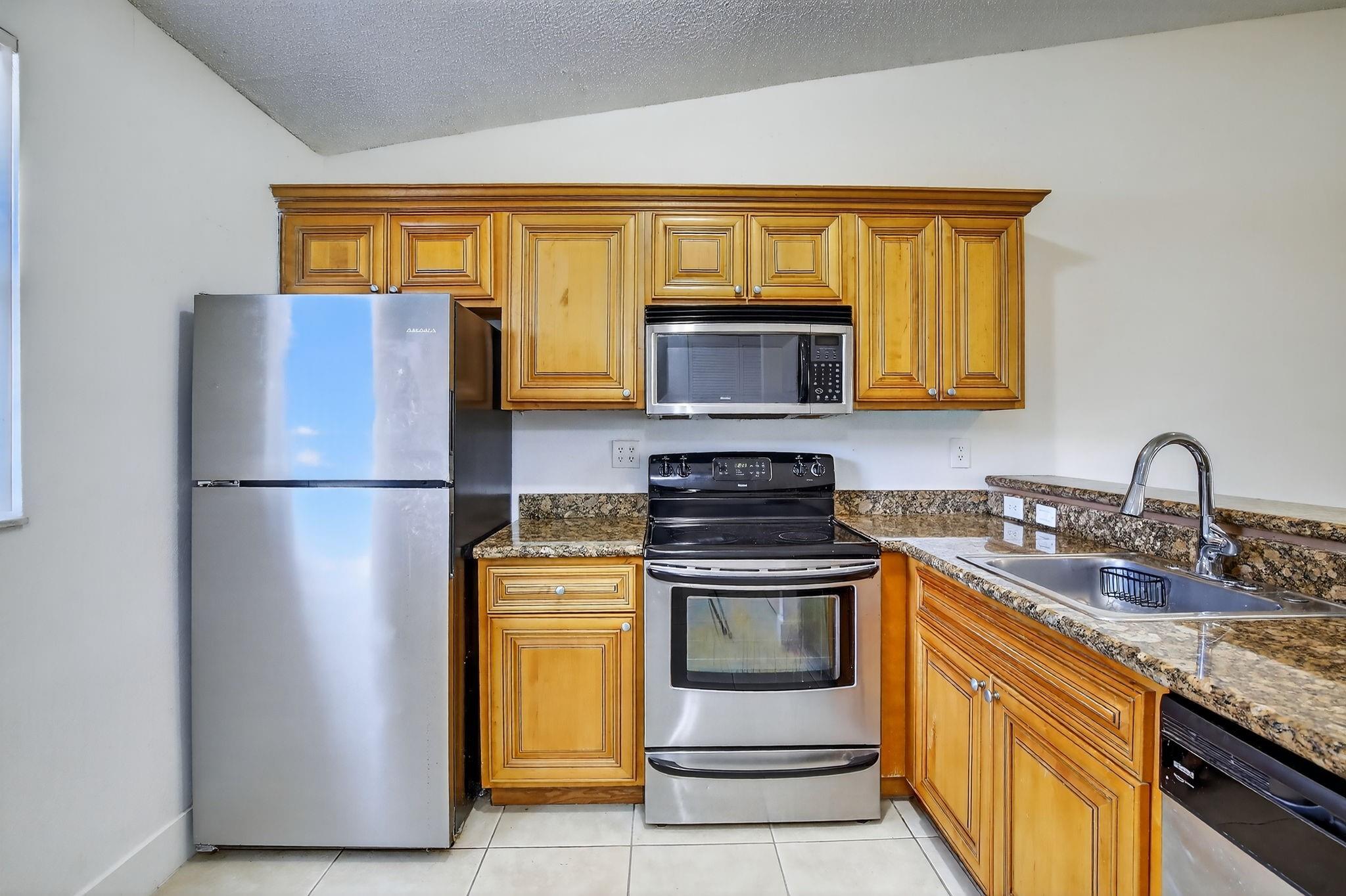 VILLAS DE VENEZIA CONDO - Residential