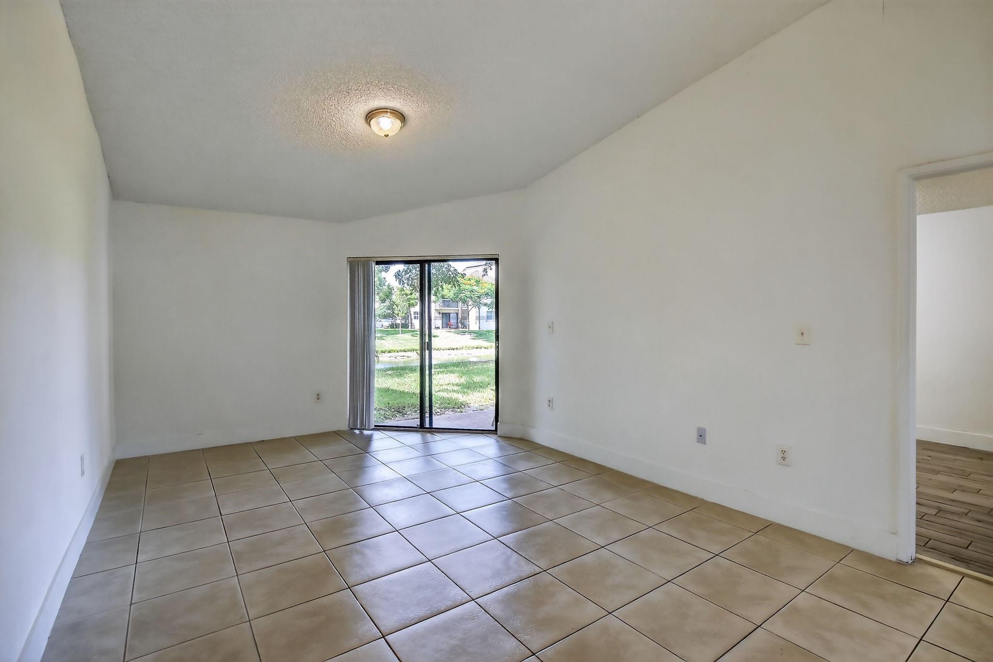 VILLAS DE VENEZIA CONDO - Residential