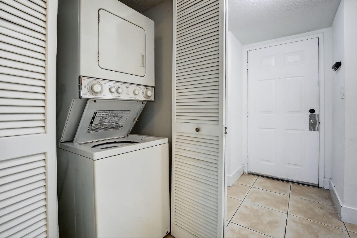 VILLAS DE VENEZIA CONDO - Residential