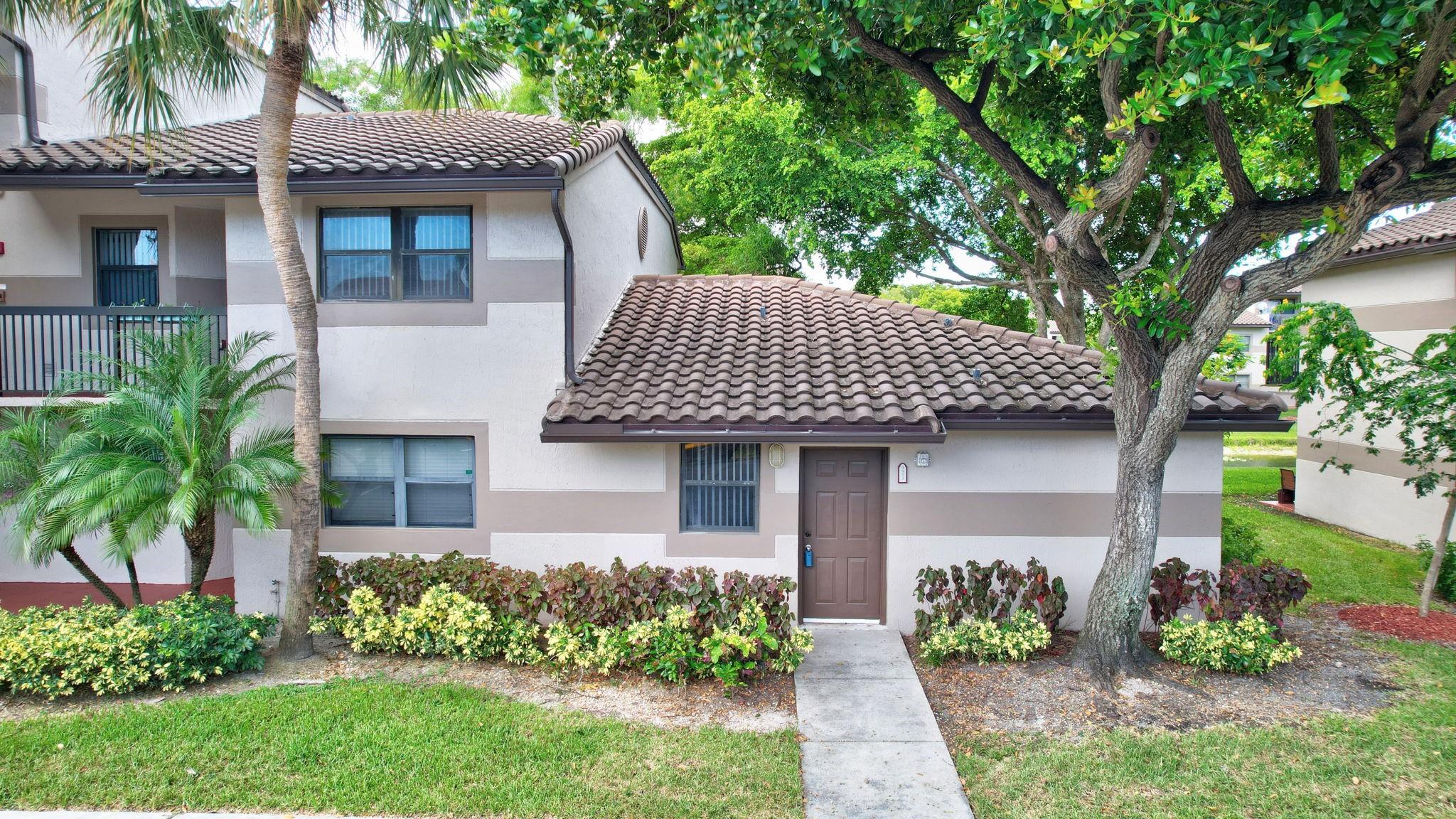 VILLAS DE VENEZIA CONDO - Residential