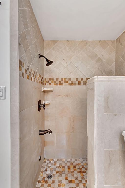 DELRAY DUNES - Residential