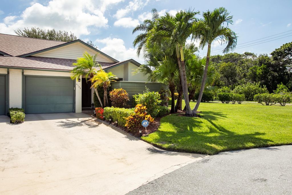 Photo of 6755 SE Bunker Hill Drive, Hobe Sound, FL 33455 (MLS # R10998972)