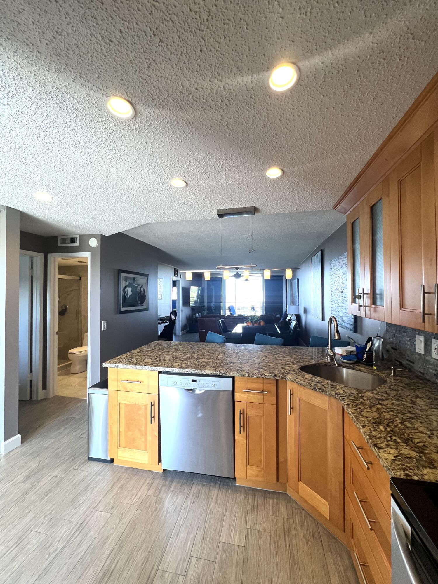 2731 NE 14th St Causeway 1029