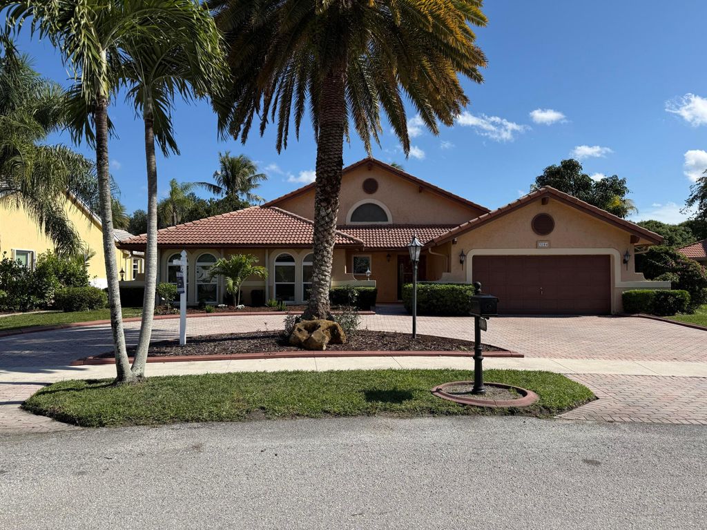 Photo of 3104 Peachtree Circle, Davie, FL 33328 (MLS # B26020372)