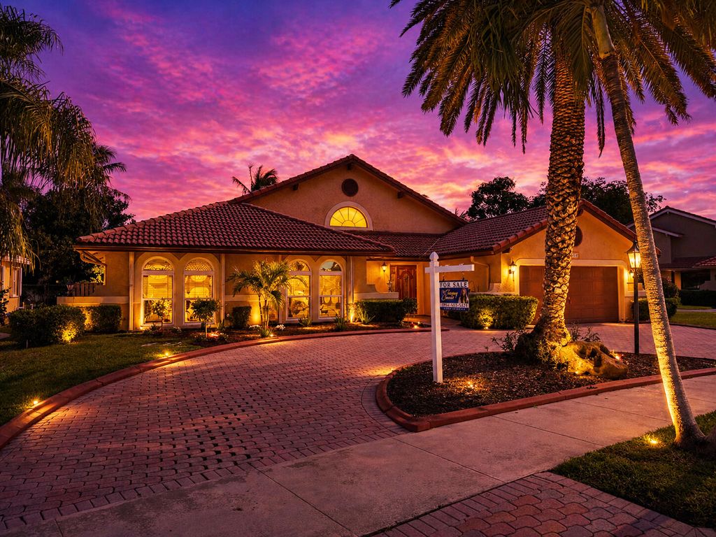 Photo of 3104 Peachtree Circle, Davie, FL 33328 (MLS # B26020372)