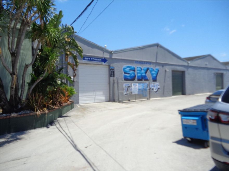 GREAT WAREHOUSE IN THE BEST LOCATION IN BROWARD OF 441 AND 595 CLOSE TO CASINO,AIRPORT ALL HIGHWAY 14000SF ON ALMOST AN ACRE LAND 6 METER USE IT YOUR SELF OR LEASE PART AND MAKE MONEY  DON'T MISS THIS ONE WONT LAST