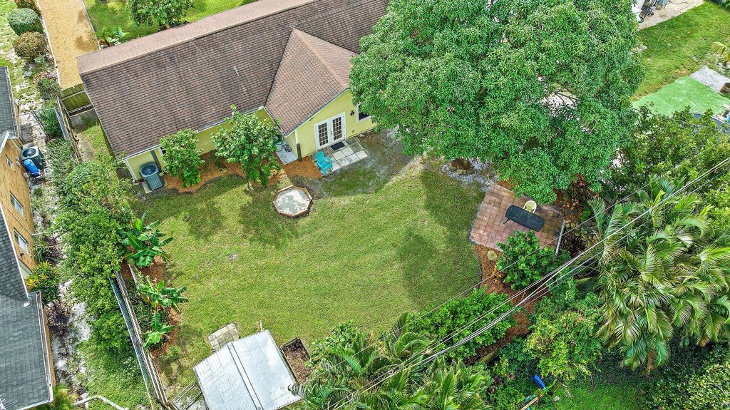 Photo of 6423 SE Lockerby Place, Hobe Sound, FL 33455 (MLS # R11031837)