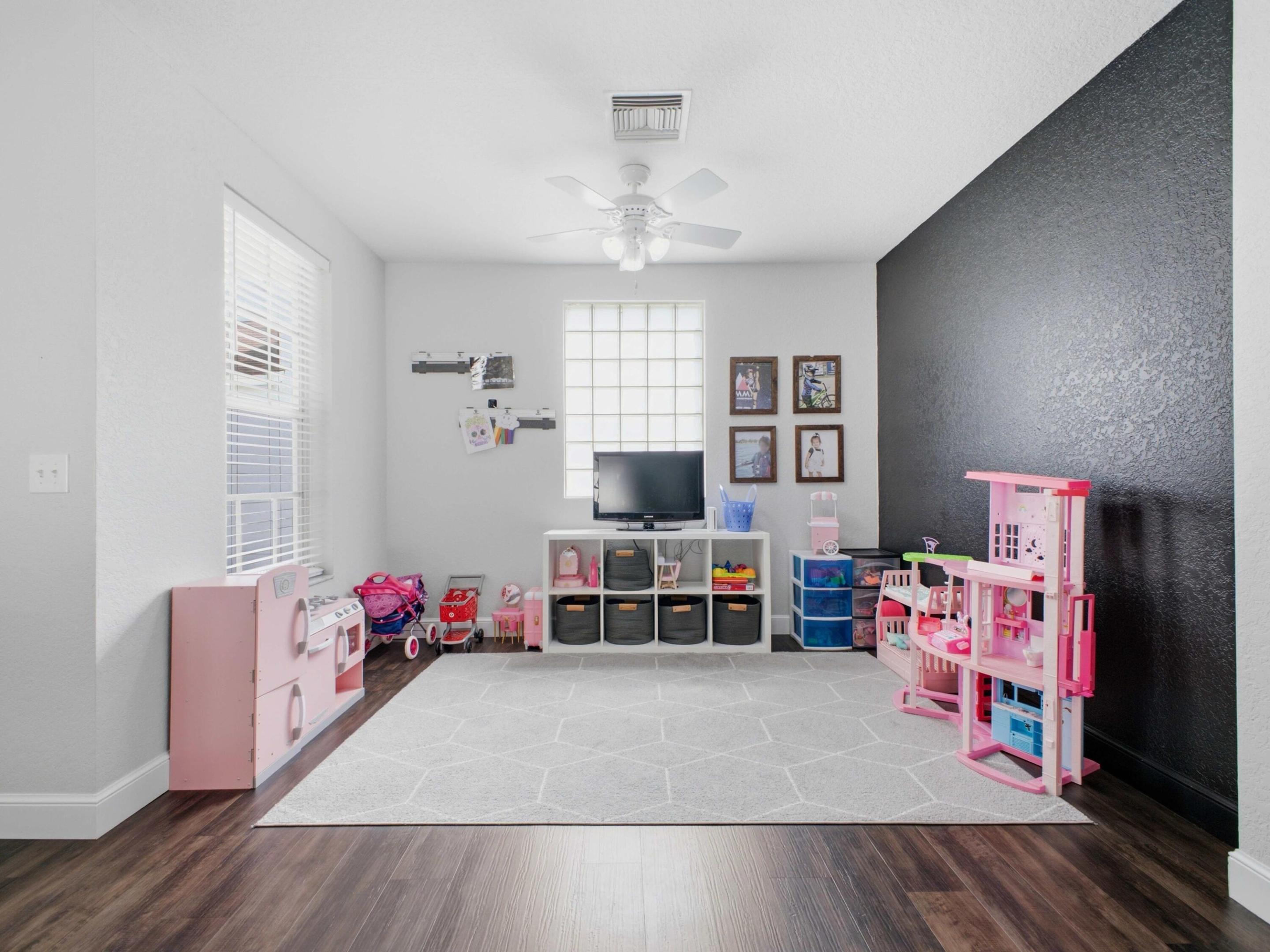 5676 Azalea Circle